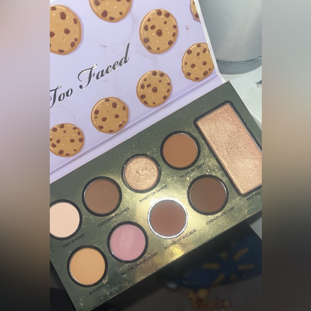 Too faced holiday cookie pallete